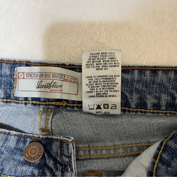 Levi Strauss Signature Womens Stretch Low-Rise Bootcut Blue Light/Medium 8 Short - Picture 7 of 12